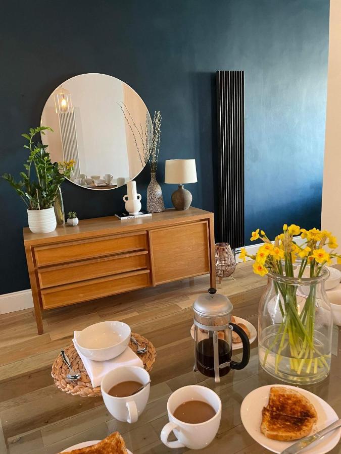 The Clock Tower Apartment - Spacious, Modern, 2 Bed Room Apartment , Southsea With Free Parking - Sleeps 4 Portsmouth Zewnętrze zdjęcie